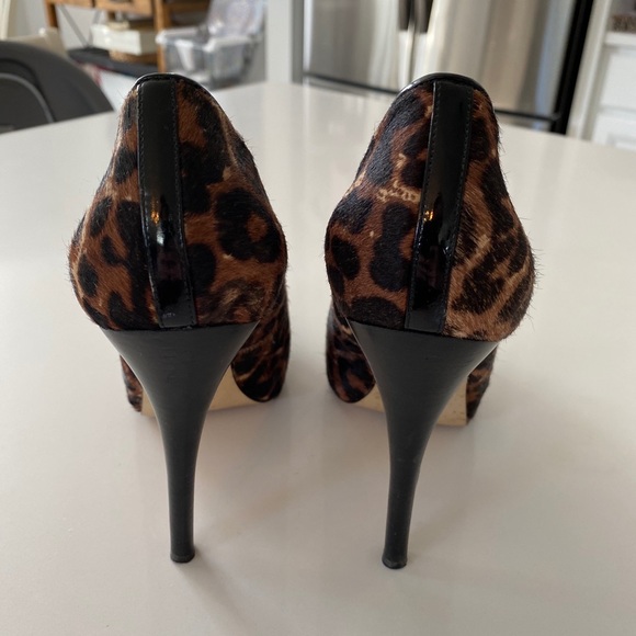 Michael Kors Leopard Print Pumps 8.5 - Picture 2 of 7